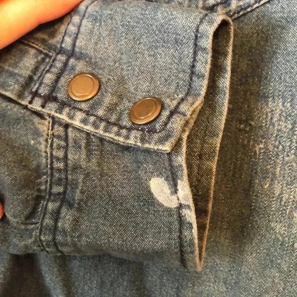 Miley Cyrus Max Azria Collab Denim Distressed Detail Top Brass Snaps - Picture 8 of 8